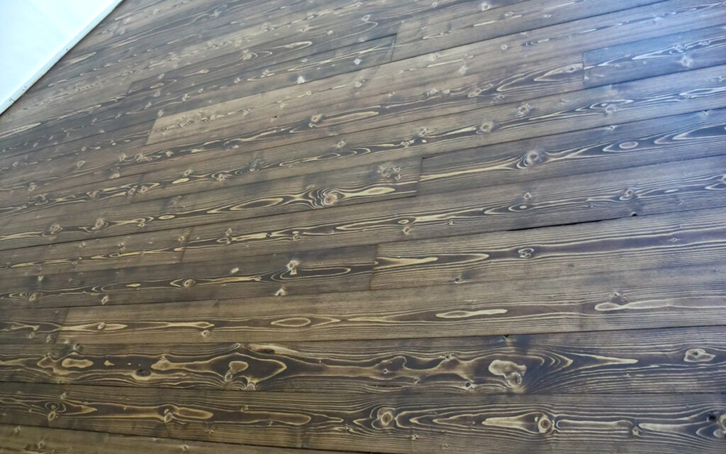 Grenen planken vloer
Woca Walnut (2015)